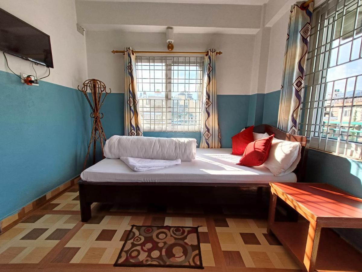 R&R Guest House Pokhara Exterior photo