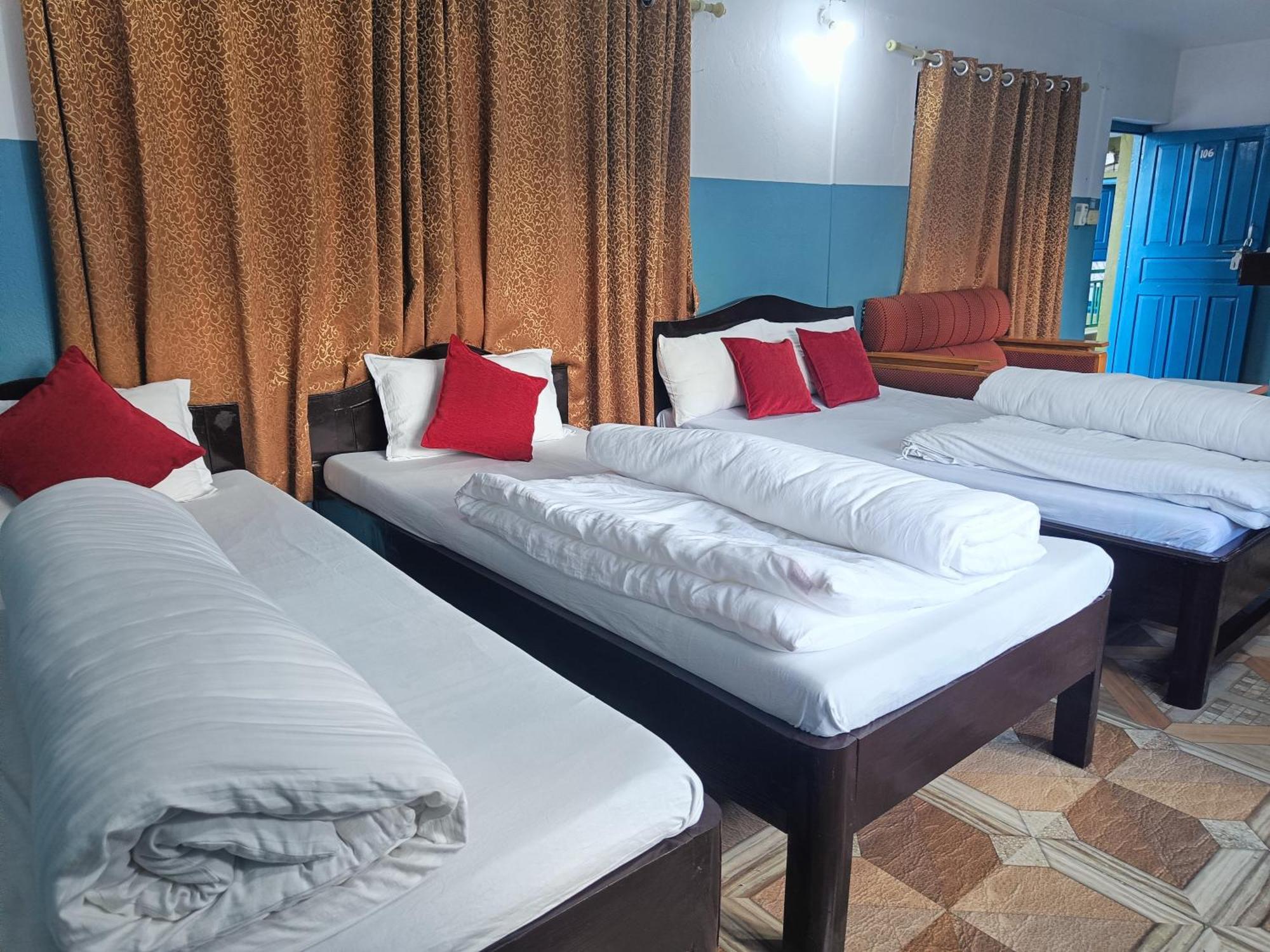 R&R Guest House Pokhara Room photo